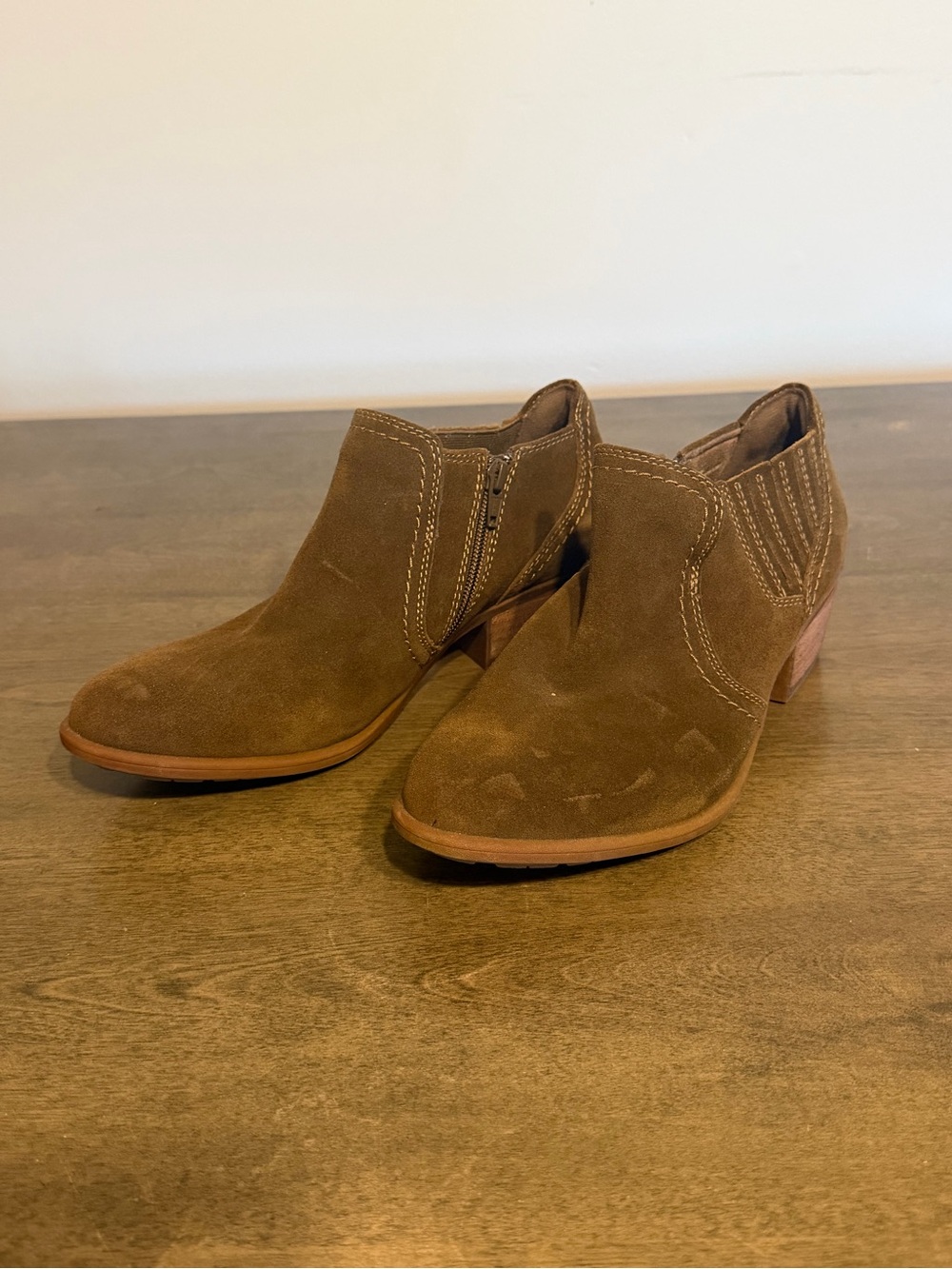 Earth Peak Peru Women's Suede Side Zip Ankle Booties Almond Toe Brown 9